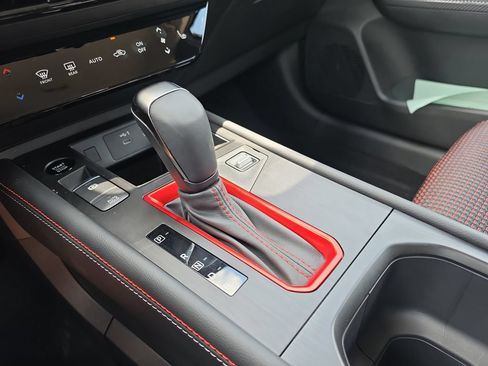 New 2026 Nissan Kicks SR w/ Cold Weather Package FWD image 20