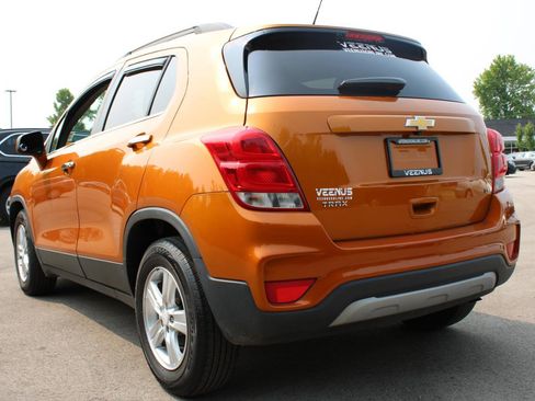 Used 2017 Chevrolet Trax LT w/ LT Convenience Package image 4