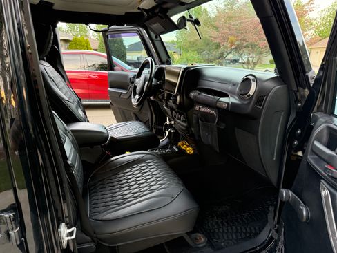 Used 2012 Jeep Wrangler Unlimited Sport w/ Black Appearance Group AWD/4WD image 19
