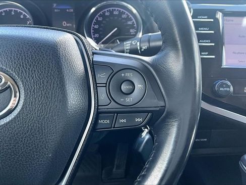 Used 2019 Toyota Camry SE FWD image 12