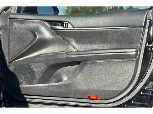 Used 2021 Toyota Camry SE FWD image 20