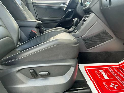 Used 2021 Volkswagen Tiguan SEL Premium R-Line image 21