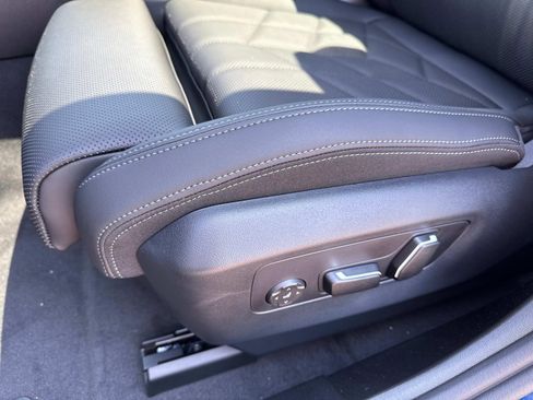 New 2026 BMW 550e xDrive AWD/4WD image 19