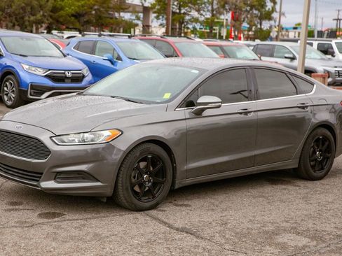 Used 2014 Ford Fusion SE FWD image 9
