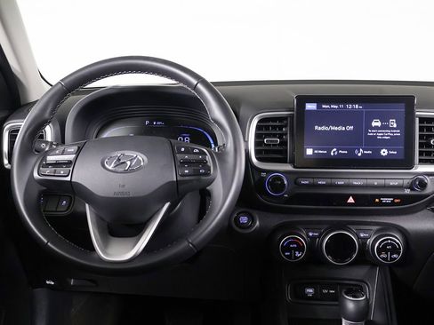 Certified 2024 Hyundai Venue SEL FWD image 37