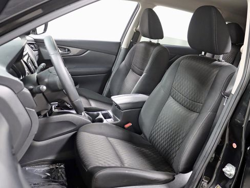 Used 2018 Nissan Rogue SV image 20