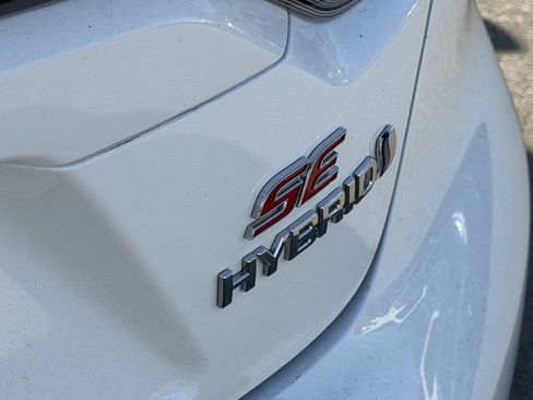 Used 2024 Toyota Corolla SE w/ SE Package FWD image 6