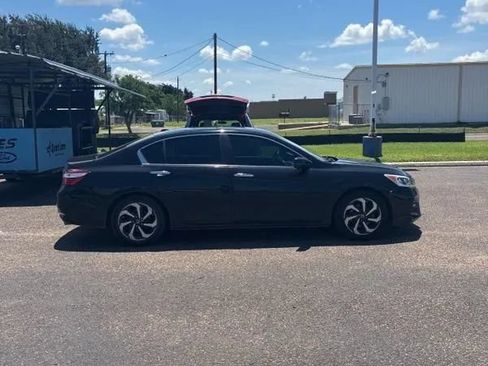 Used 2017 Honda Accord EX-L image 10