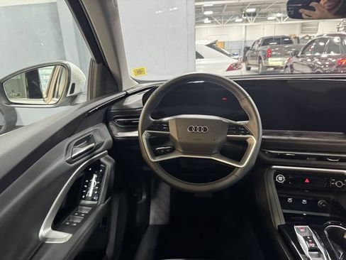 Used 2025 Audi Q5 Premium w/ Convenience Package AWD/4WD image 14