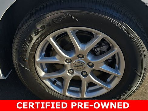 Used 2024 Chrysler Pacifica Touring-L image 34