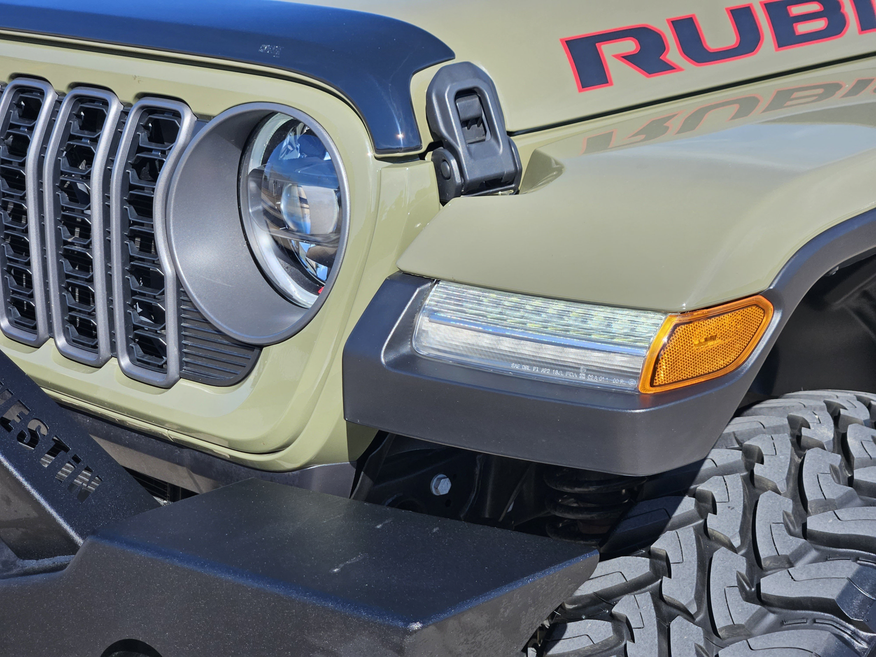 Used 2025 Jeep Gladiator Rubicon AWD/4WD image 7