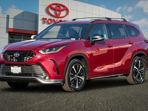 Used 2021 Toyota Highlander XSE image 7