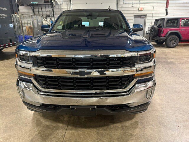 Used 2017 Chevrolet Silverado 1500 LT w/ All Star Edition AWD/4WD image 44