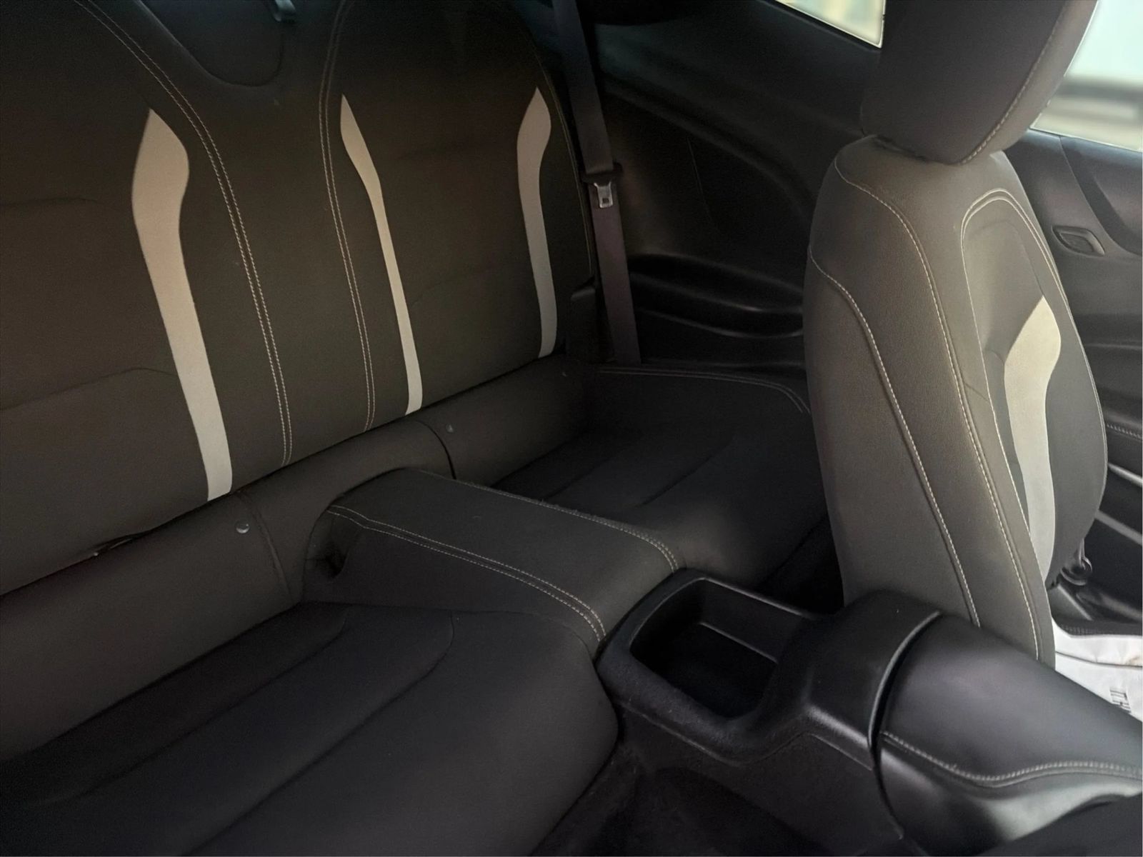 Used 2016 Chevrolet Camaro LT RWD image 13