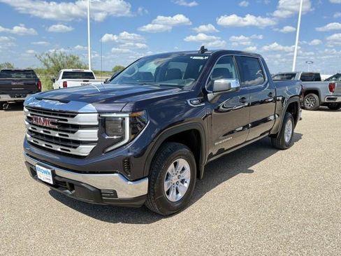 New 2026 GMC Sierra 1500 SLE RWD image 4