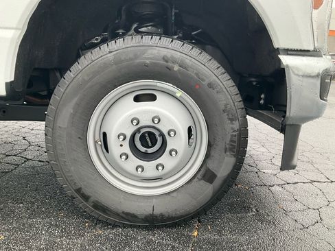 New 2026 Ford F350 XL w/ XL Chrome Package image 10