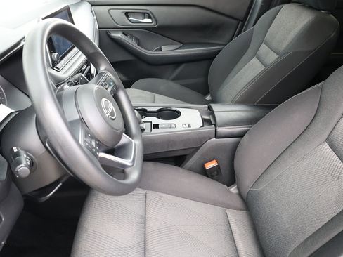 Used 2024 Nissan Rogue SV image 14