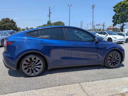 Used 2023 Tesla Model Y Performance AWD/4WD image 26