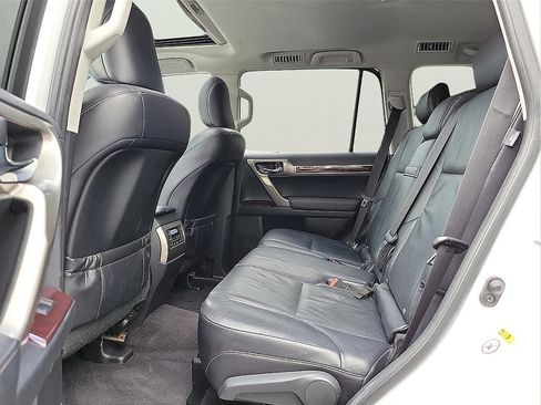 Used 2015 Lexus GX 460 w/ Premium Package AWD/4WD image 28