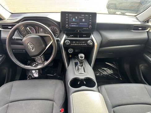 Used 2022 Toyota Venza LE image 21
