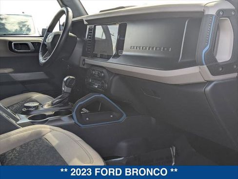 Used 2023 Ford Bronco Wildtrak image 24