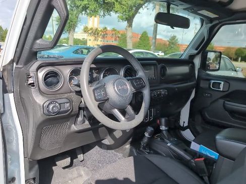 Used 2023 Jeep Wrangler Sport AWD/4WD image 8