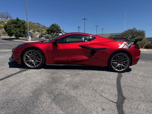 Used 2025 Chevrolet Corvette Z06 w/ Stealth Interior Trim Package image 8