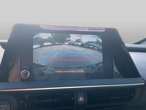 Used 2026 Toyota Prius LE FWD image 23