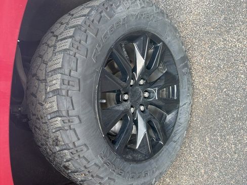 Used 2022 Chevrolet Silverado 1500 Custom w/ Safety Confidence Package image 9