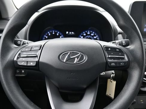 Used 2022 Hyundai Kona SE image 28