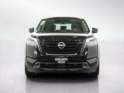 Used 2023 Nissan Pathfinder SL AWD/4WD image 9