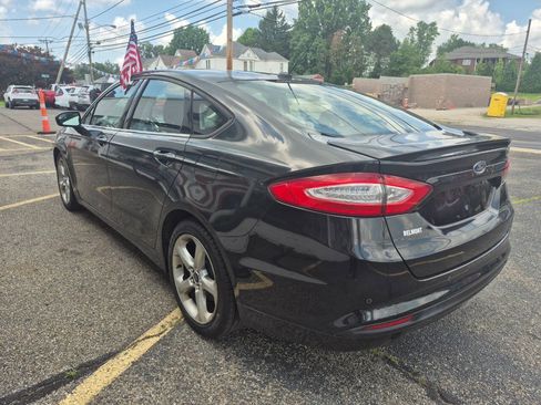 Used 2013 Ford Fusion SE FWD image 5