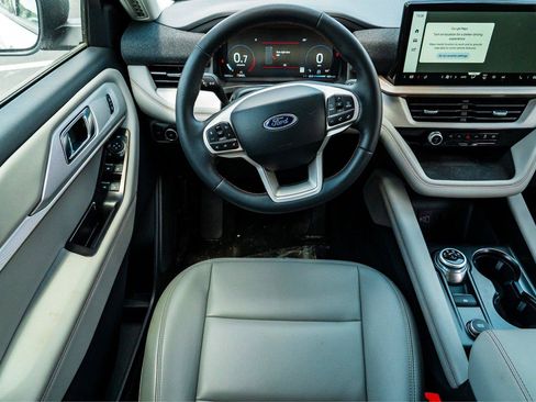 New 2026 Ford Explorer Active RWD image 26