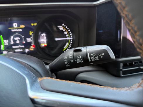 Used 2024 Jeep Wrangler Unlimited Sahara w/ Technology Group AWD/4WD image 20
