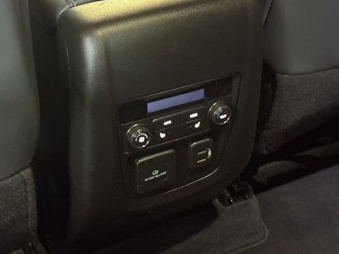 Used 2024 Buick Enclave Premium image 13