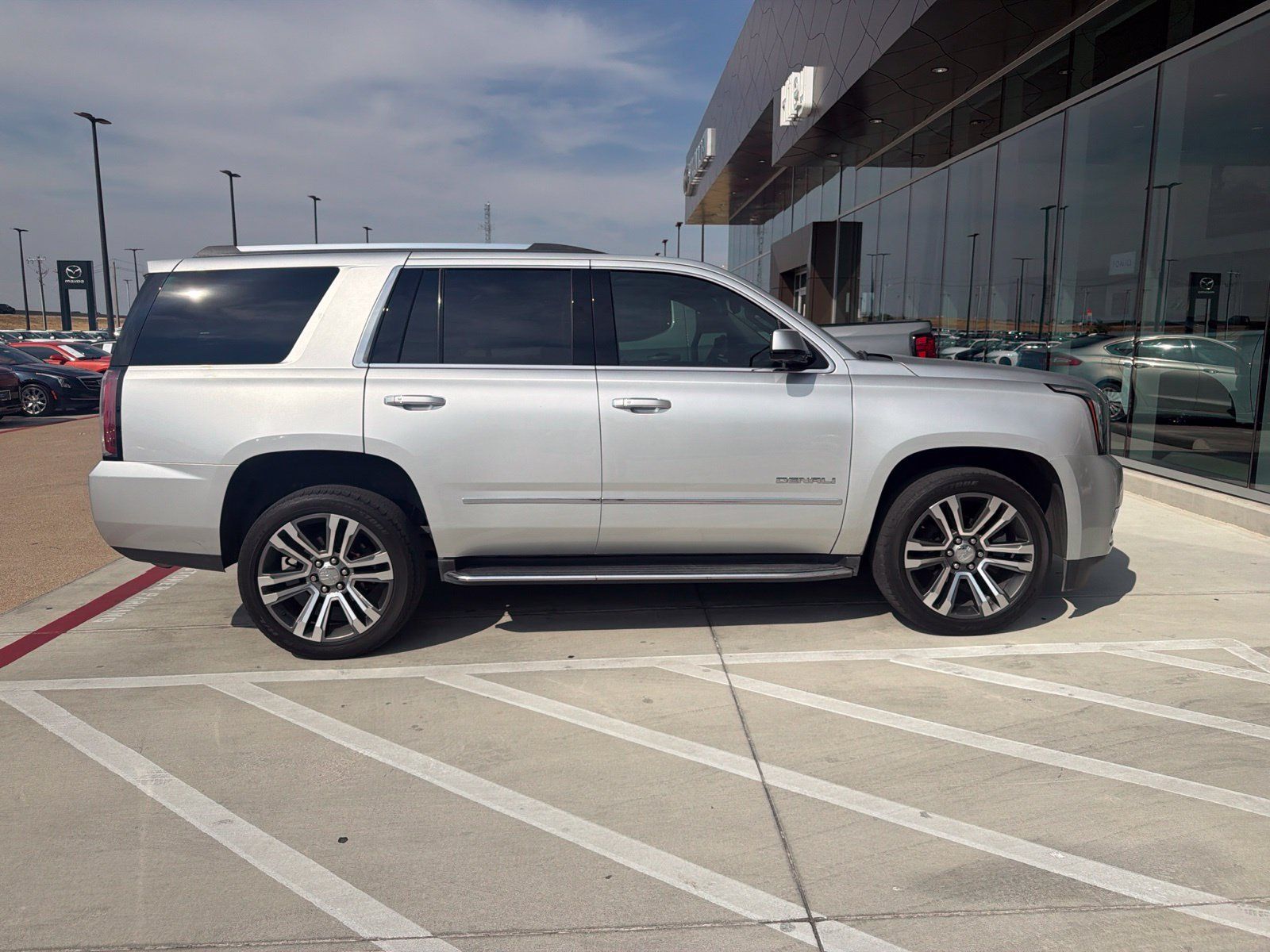 Used 2020 GMC Yukon Denali w/ Open Road Package AWD/4WD image 4