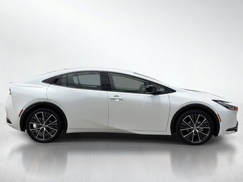 Certified 2026 Toyota Prius XLE FWD image 8