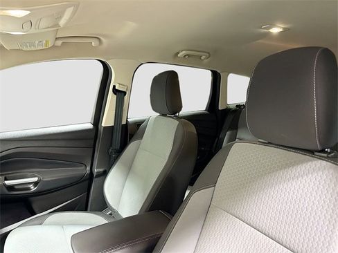 Used 2019 Ford Escape SE image 22