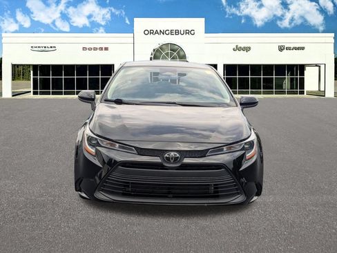 Used 2024 Toyota Corolla LE FWD image 2