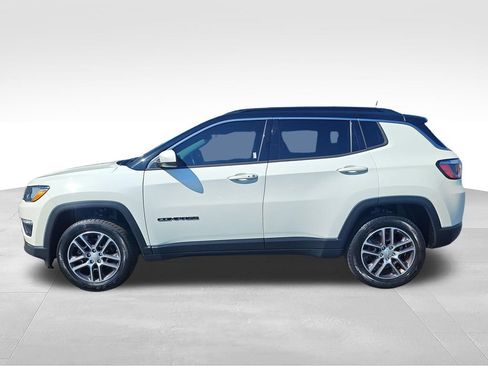 Used 2020 Jeep Compass Latitude w/ Cold Weather Group AWD/4WD image 2