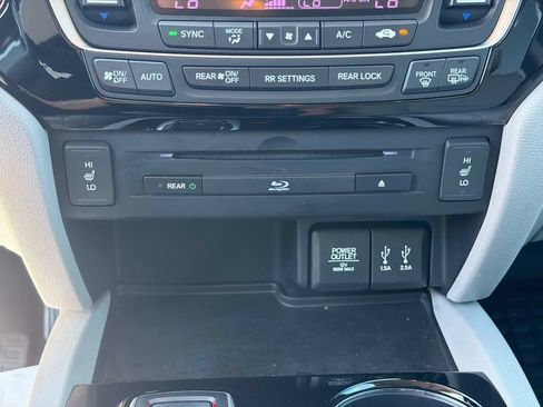 Used 2016 Honda Pilot Touring image 28