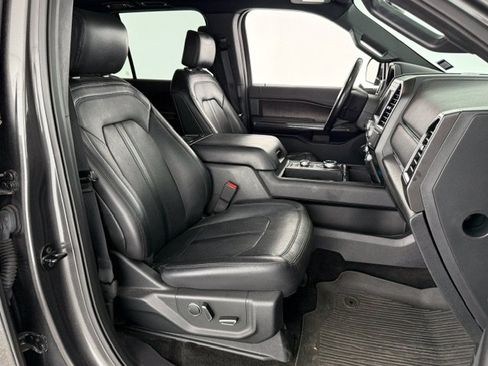 Used 2018 Ford Expedition Limited w/ Equipment Group 302A AWD/4WD image 19