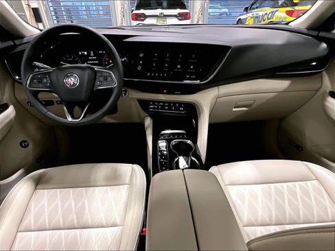 Used 2023 Buick Envision Avenir image 22