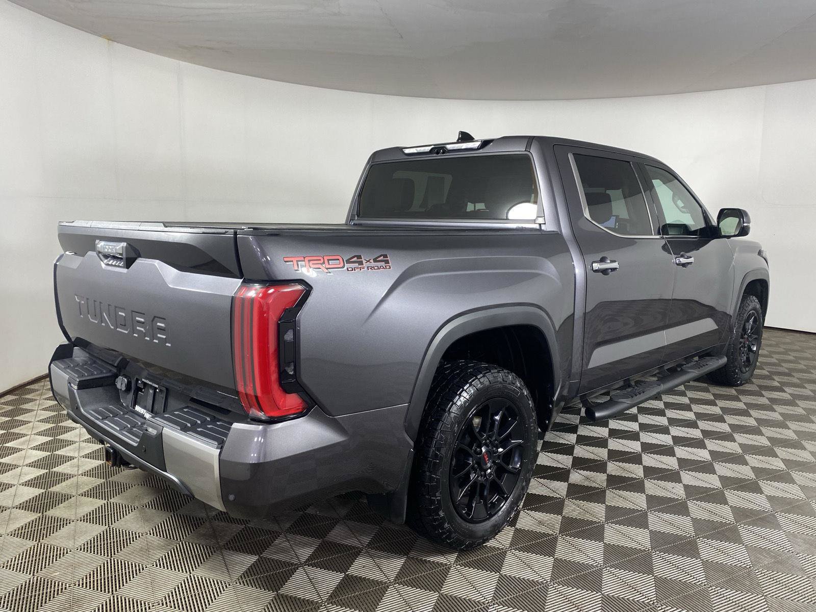 Used 2022 Toyota Tundra Limited AWD/4WD image 7