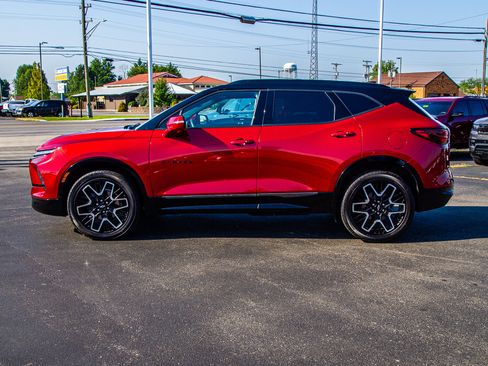 Used 2023 Chevrolet Blazer RS w/ Enhanced Convenience Package FWD image 4