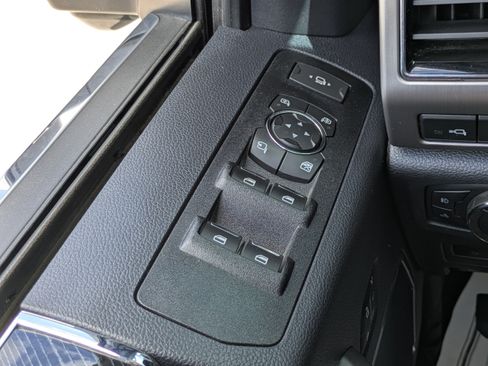 Used 2022 Ford F450 Platinum w/ FX4 Off-Road Package AWD/4WD image 20