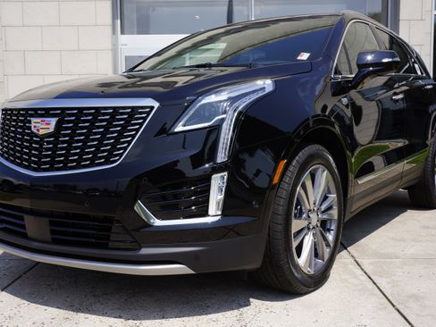 Used 2025 Cadillac XT5 Premium Luxury image 12