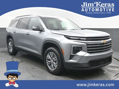 Used 2025 Chevrolet Traverse LT