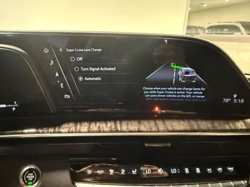 Used 2023 Cadillac Escalade Premium Luxury AWD/4WD image 29