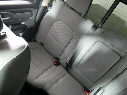 Used 2019 RAM 1500 Big Horn image 12